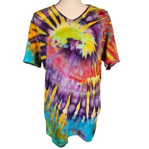 Calvin Klein Unique Y2K Super Vibrant Tie Dye V Neck T Shirt, Medium